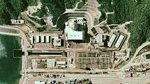 Letecký pohled na jadernou elektrárnu Curuga v roce 1975. V březnu 1981 z ní začalo unikat radioaktivní palivo