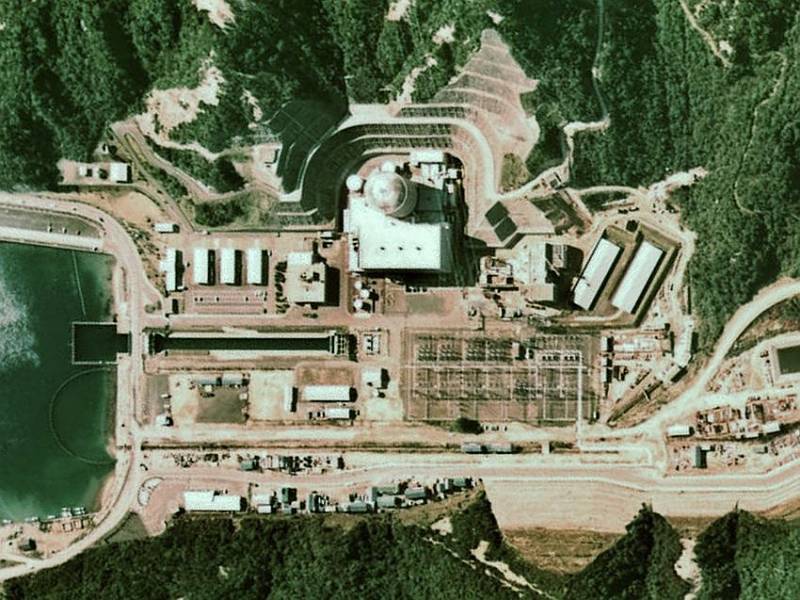 Letecký pohled na jadernou elektrárnu Curuga v roce 1975. V březnu 1981 z ní začalo unikat radioaktivní palivo