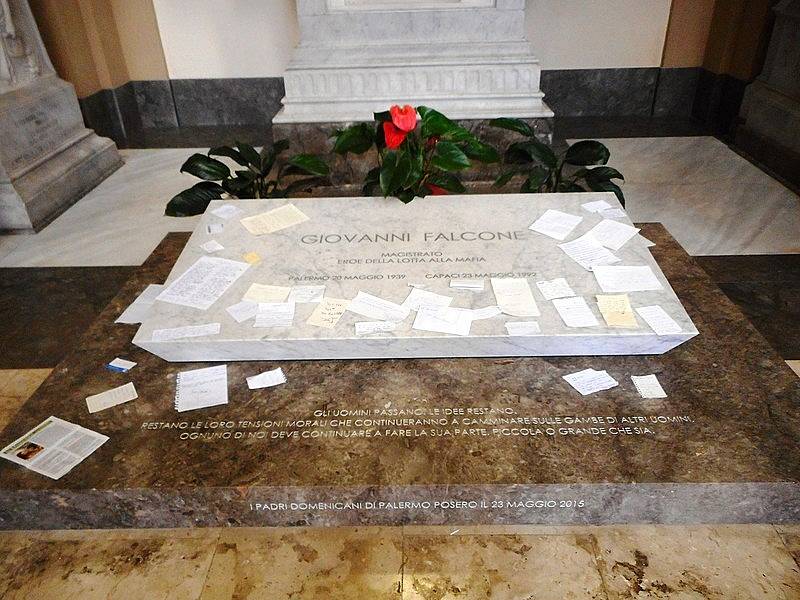 Hrob prokurátora Giovanniho Falconeho ve městě Palermo.