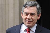 Britský premiér Gordon Brown hodlá vyvést svou zemi z počínající hospodářské recese sérií opatření, mezi nimiž bude mimo jiné zvýšení veřejných výdajů a snížení daní