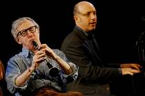 Americký filmový režisér Woody Allen zahrál se svojí jazzovou skupinou 20. prosince v pražském Kongresovém centru.