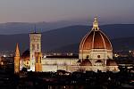 Italská Florencie je nejen domovem Michelangelova Dávida. Nabízí mnohé architektonické a umělecké skvosty. Panoramatu Florencie dominuje kupole největšího chrámu ve městě.
