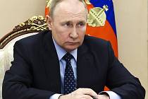 Ruský prezident Vladimír Putin při videokonferenci 8. července 2022 v Kremlu