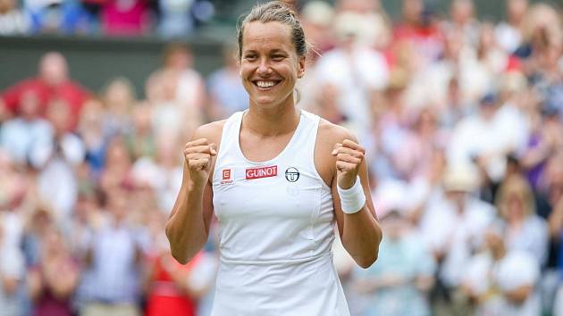 Česká tenisová legenda Barbora Strýcová píše ve Wimbledonu další fantastický příběh