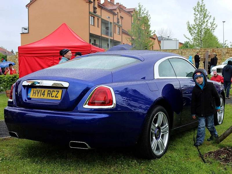 Sraz luxusních vozů Rolls-Royce a Bentley.