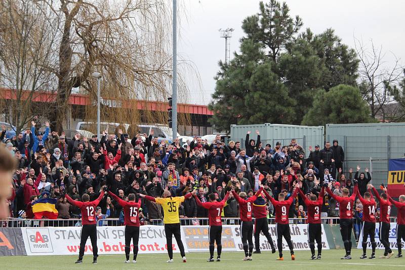 Tradiční silvestrovské souboje bývalých hráčů Slavie a Sparty.Podrobnější popisky odpoledne