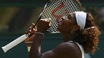 Serena Williamsová se opět probojovala na Wimbledonu do finále.