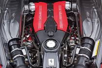 Vítěznou pohonnou jednotku vyvinulo a vyrábí Ferrari