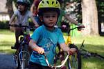 Malí cyklisté předvedli svou zručnost a rychlost v zámeckém parku v Brankách.