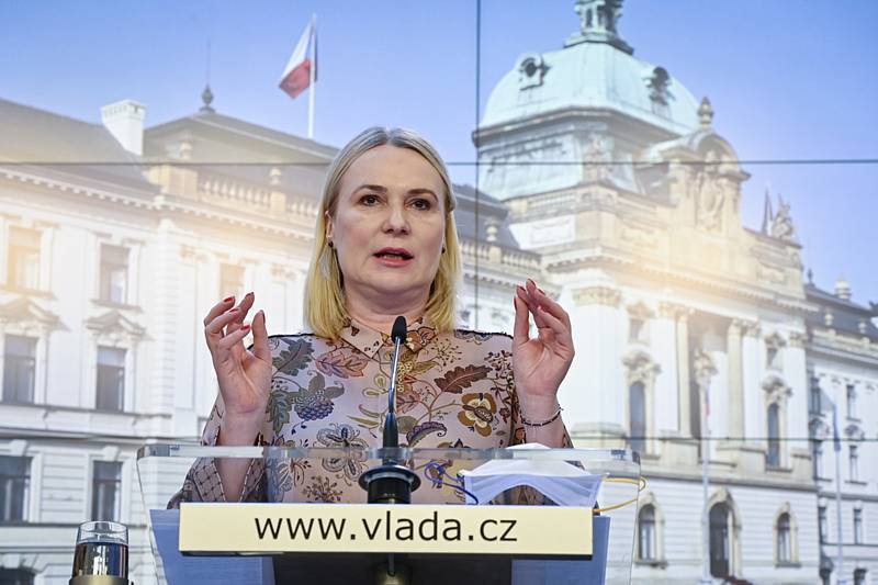 Ministryně obrany Jana Černochová vystoupila 9. března 2022 v Praze na tiskové konferenci po schůzi vlády.