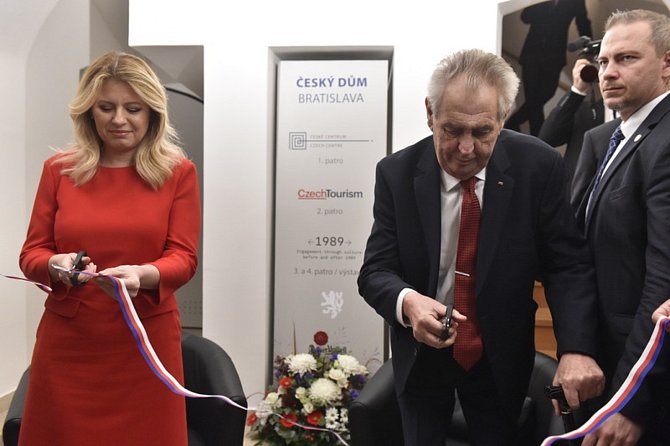 Prezident ČR Miloš Zeman otevřel 16. listopadu 2019 společně se slovenskou prezidentkou Zuzanou Čaputovou Český dům v Bratislavě