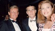 Tom Cruise a Mimi Rogers na archivním snímku