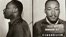 Černošský aktivista Martin Luther King Jr. na policejním identifikačním snímku ze zatčení v roce 1963, kdy byl zadržen kvůli protestu proti zacházení s černochy v Birminghamu