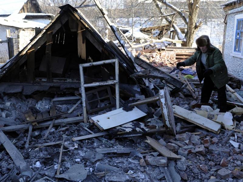 Krvavý konflikt na východní Ukrajině už vyhnal z domovů asi milion lidí. Ti, kteří v Doněcku, Luhansku a dalších místech v krizové oblasti ještě setrvali, jsou sklíčení a chtějí už jen pryč.
