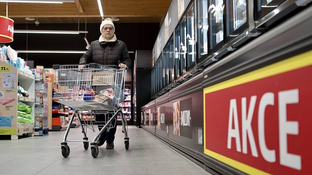 České domácnosti v supermarketech stále více cílí na akční zboží