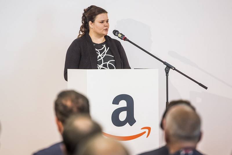 Sklad amerického internetového obchodu Amazon v Dobrovízi u Prahy zahájil 8. září plný provoz. Jana Krupičková, starostka Dobrovíze.