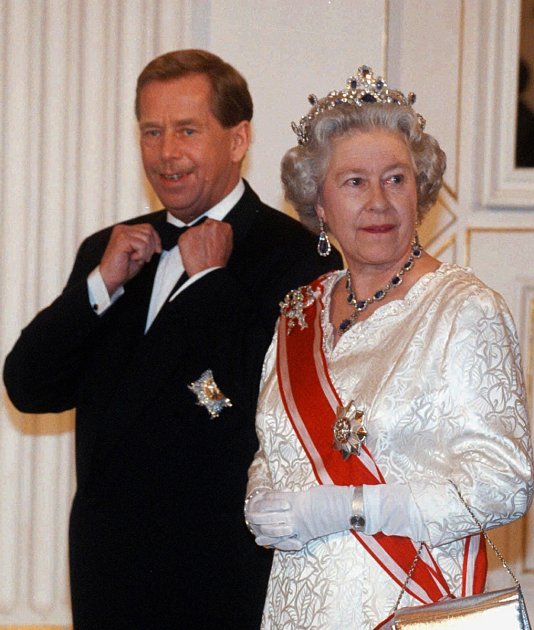 Královna Alžběta II. a prezident Václav Havel.