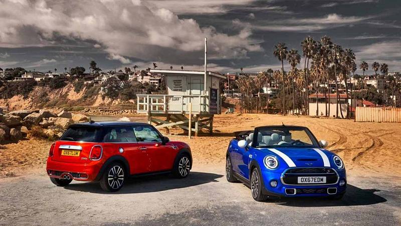 Mini Cooper S a Cabriolet.