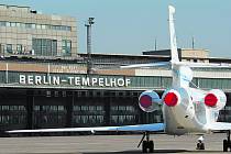 Letiště Tempelhof je pro Berlíňany spojeno s americkou pomocí z časů blokády města. 