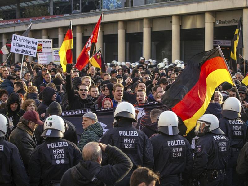 lavním organizátorem plánovaných protestů je hnutí Vlastenečtí Evropané proti islamizaci Západu (Pegida). 