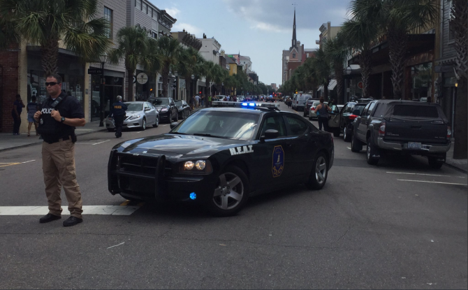 Policie zasahuje v restauraci v Charlestonu