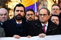 Šéf katalánského parlamentu Roger Torrent a katalánský prezident Quim Torra vyrazili do Madridu podpořit obžalované separatisty