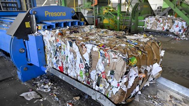 Starý papír je opět v kurzu. Sběrny za kilo dávají i pět korun - Deník.cz