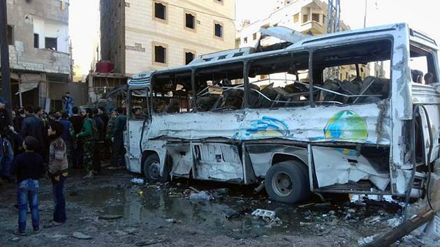 Místo pumového útoku na předměstí syrského Damašku