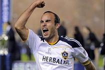 Útočník Los Angeles Galaxy Landon Donovan se raduje po vítězství ve finále MLS Cupu proti týmu Houston Dynamo.