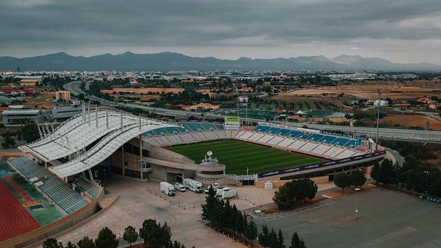 Nejmodernější stadion na Kypru - tady hrají kluby z Nikósie (APOEL i Omonia)