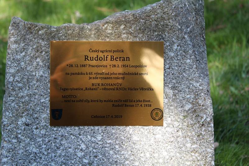 Vzpomínka na politika Rudolfa Berana v Cehnicích