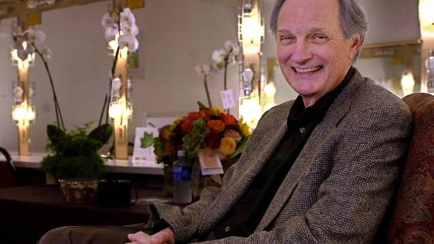 Alan Alda na snímku z roku 2001.