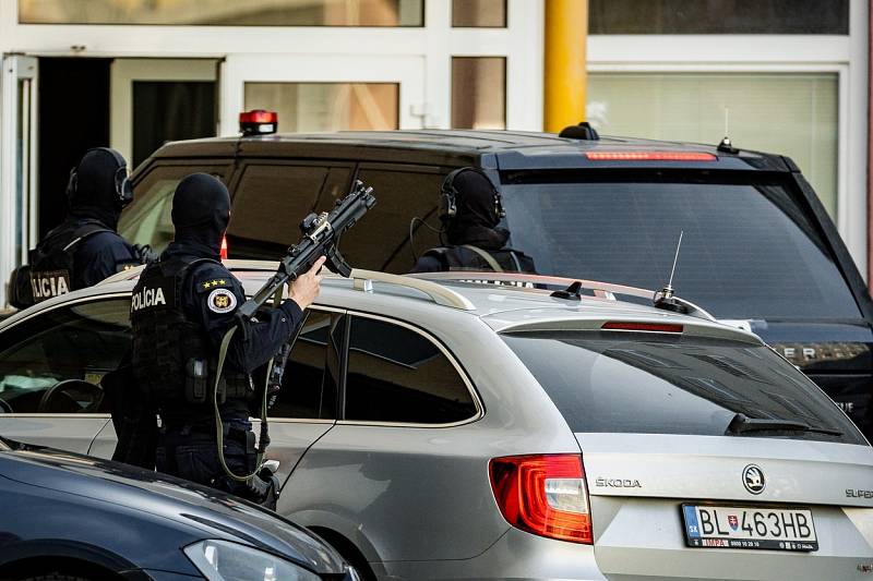 Razie na Slovensku. Policisté zadrželi své bývalé vysoké představitele.