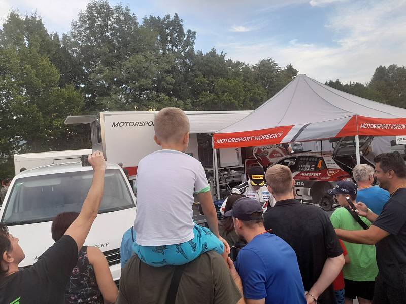 Servis na Barum rallye: Jan Kopecký a další