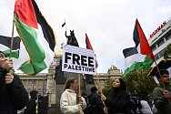 Demonstrace pod heslem „Zastavte kolotoč násilí – End the Cycle of Violence“ k vyjádření solidarity a účasti se všemi civilními oběťmi současné eskalace v Izraeli a Palestině, 15. října 2023, Praha. Ilustrační snímek