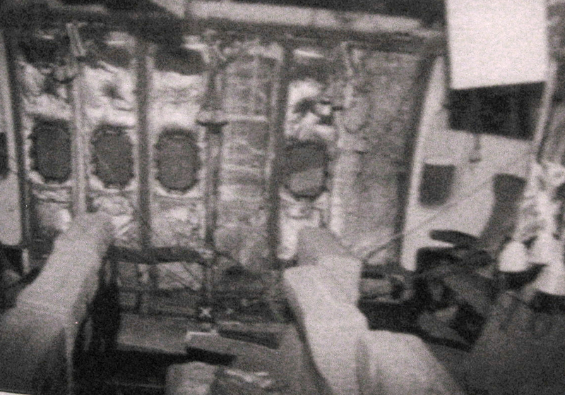 Letoun použitý při letu Philippine Airlines 434, byl zničen bombou, kterou pod sedadlo umístil terorista Júsef. Při explozi zemřel cestující. Exploze byla testem před uskutečněním operace Bojinka.
