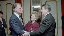 Billy Graham s bývalým americkým prezidentem Ronaldem Reaganem a jeho ženou Nancy