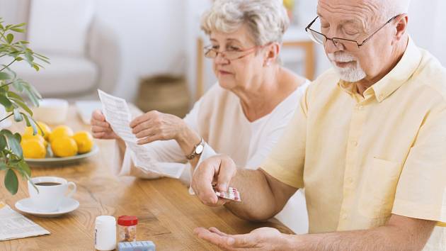 Denní užívání aspirinu může být prospěšné. Lidem nad 60 let spíše uškodí