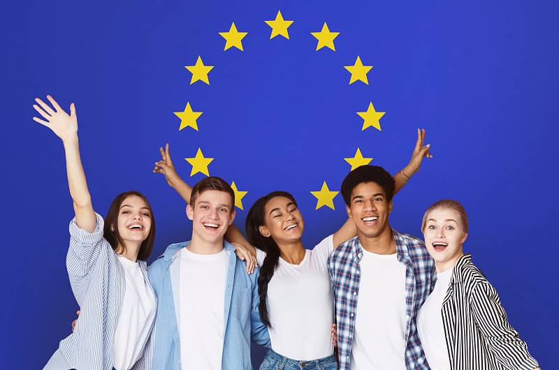 Británie ukončila svou účast ve výměnném programu Erasmus. Britští studenti tak nebudou moci využít tento grantový program při cestě do Evropy,  a unijní studenti nebudou moci „na Erasmus“ na britské univerzity.