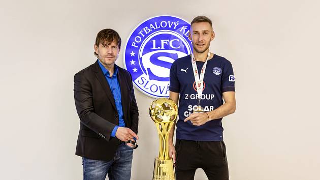 Fotbalový agent Daniel Hanus (vlevo) se svým klientem Janem Kalabiškou ze Slovácka