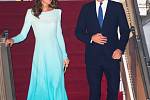 Kate a princ William po příletu do pákistánského Islámábádu.