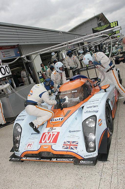 Le Mans Series v Silverstone - Lola Aston Martin posádky Tomáš Enge, Jan Charouz, Stefan Mücke.