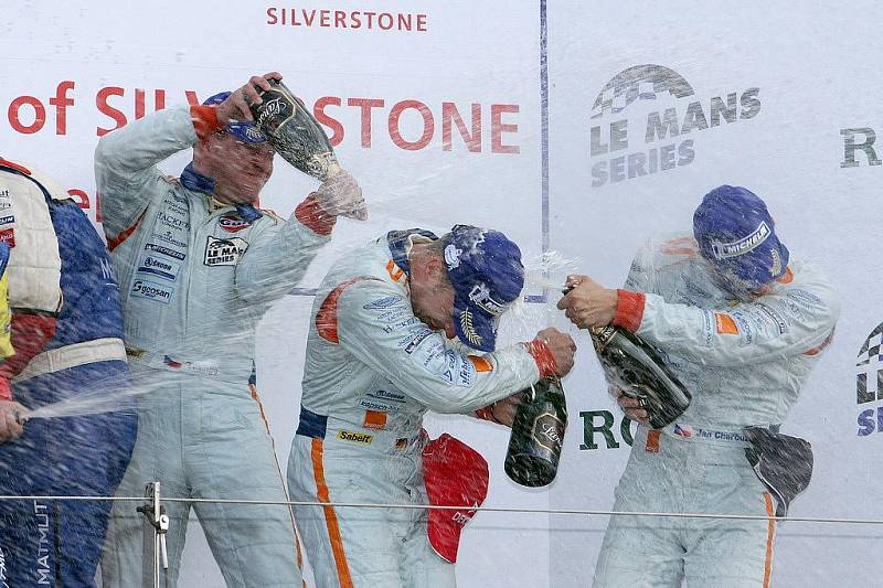 Le Mans Series v Silverstone - zleva Tomáš Enge, Stefan Mücke a Jan Charouz.