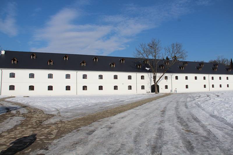 Renovovaný historický objekt je sídlem Pevnosti poznání.