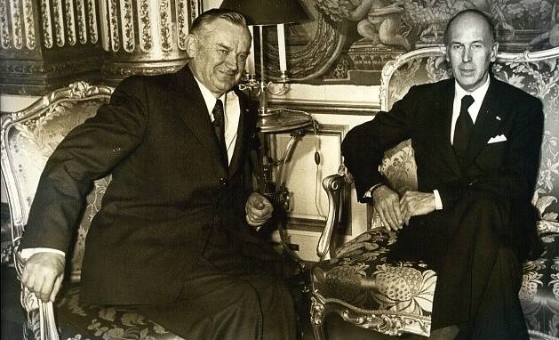 Piotr Jaroszewicz (vlevo) s francouzským prezidentem Valérym Giscardem d’Estaingem