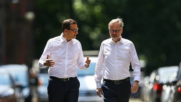 Polský premiér Mateusz Morawiecki a jeho český protějšek Petr Fiala