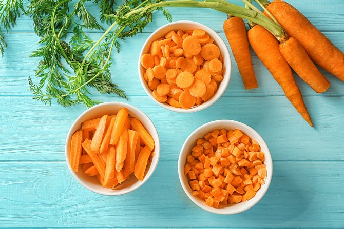Z látek, které obsahuje mrkev, jsou pro lidské zdraví obzvláště cenné karotenoidy, které se v těle přeměňují na vitamin A.