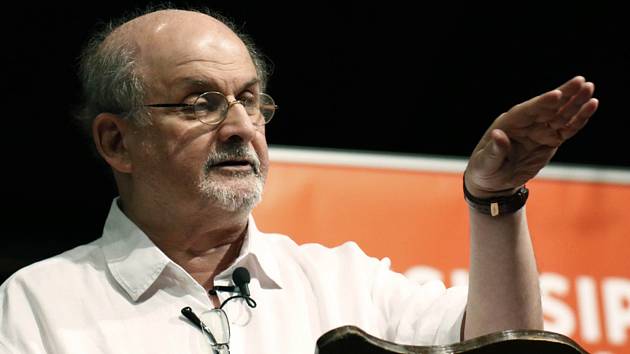 Britský spisovatel indického původu Salman Rushdie na snímku z 18. srpna 2018