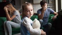 Rodiče některých dětí s duševními potížemi čekají na odbornou pomoc třeba půl roku 