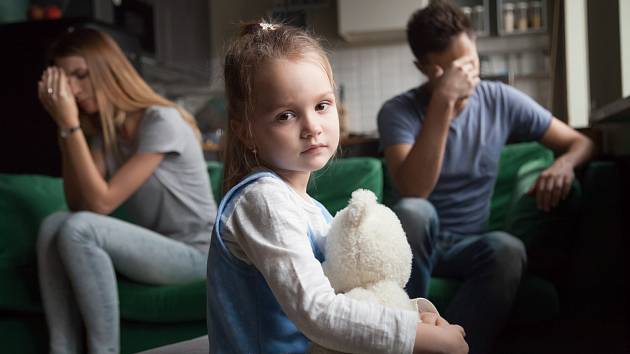 Rodiče některých dětí s duševními potížemi čekají na odbornou pomoc třeba půl roku.